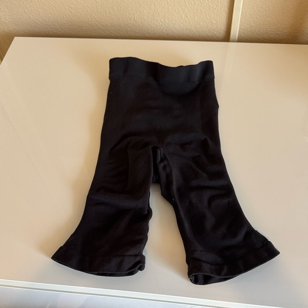 SKIMS Black Shapewear Bottoms Size S/M